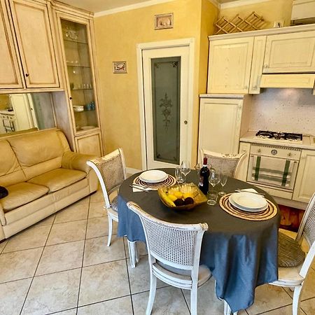 Апартаменты Doctor House Desenzano Дезенцано-дель-Гарда Экстерьер фото