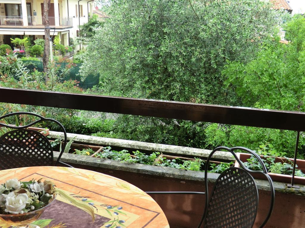 Апартаменты Doctor House Desenzano Дезенцано-дель-Гарда Экстерьер фото