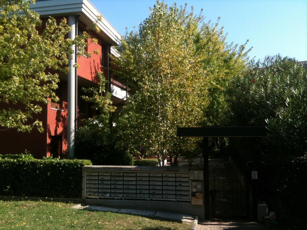 Апартаменты Doctor House Desenzano Дезенцано-дель-Гарда Экстерьер фото