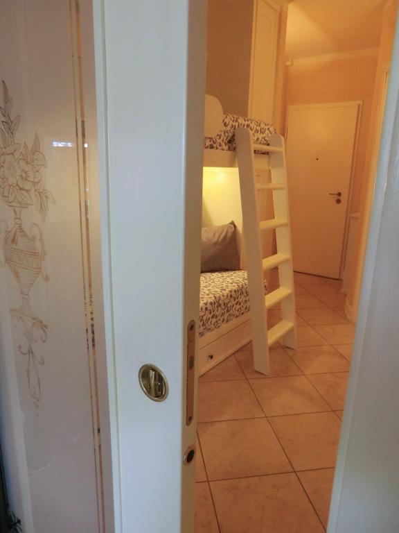 Апартаменты Doctor House Desenzano Дезенцано-дель-Гарда Экстерьер фото
